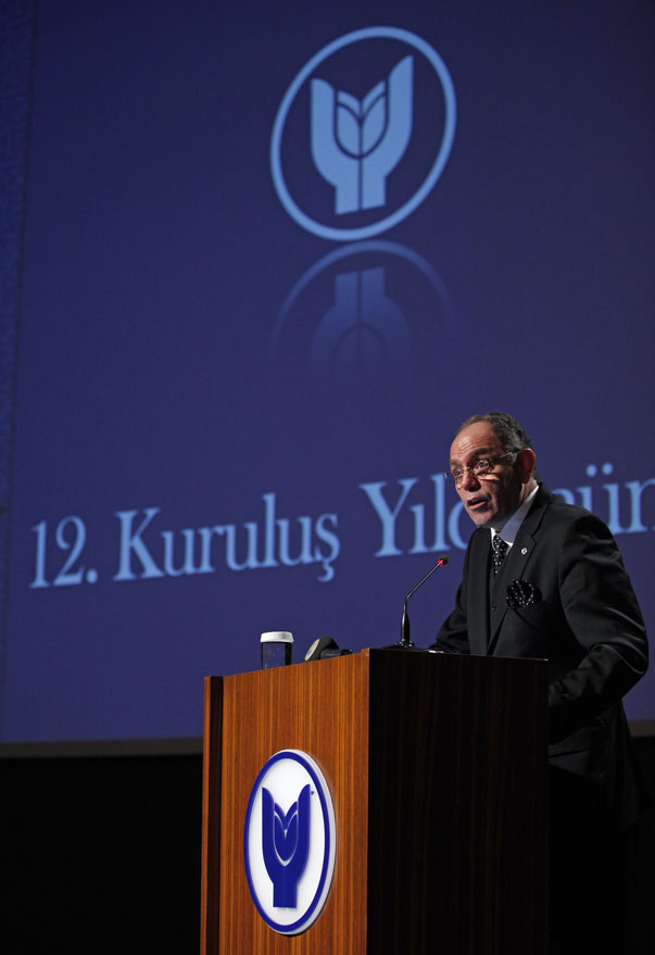Yaşar Üniversitesi Rektörü Prof. Dr. Murat Barkan da  2015 stratejik hedefleri arasında ‘uluslararasılaşmanın’ önemli bir yer aldığını söyledi
