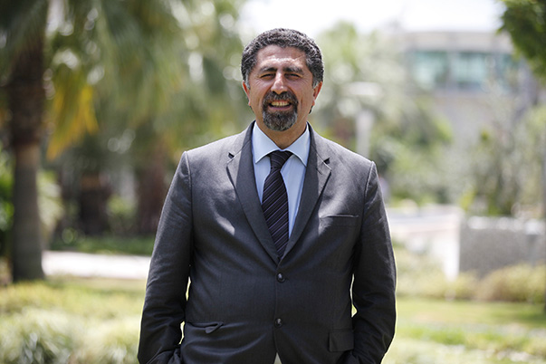 Prof. Dr. Mustafa Ruhan Erdem- Yaşar Üniversitesi Hukuk Fakültesi Dekanı 