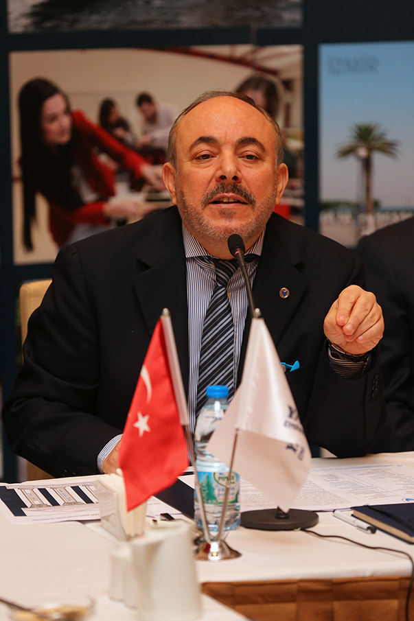 Yaşar Üniversitesi  Rektörü Prof. Dr. M.Cemali Dinçer