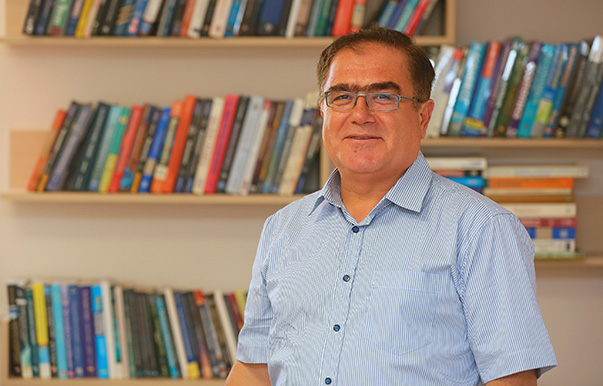 Yaşar Üniversitesi Ekonomi Bölümü Başkanı Prof. Dr. Durmuş Özdemir