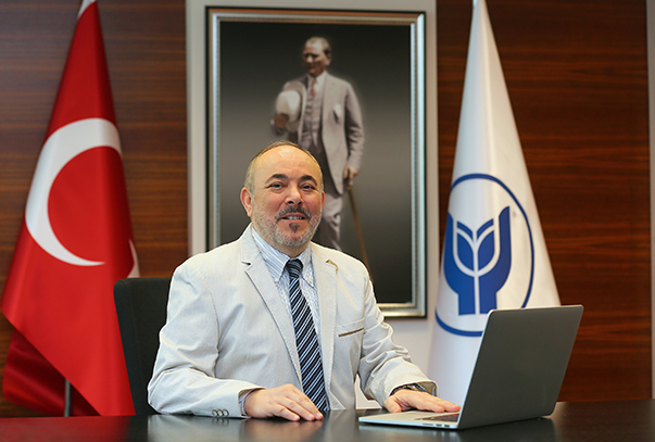 Yaşar Üniversitesi Rektörü Prof. Dr. M.Cemali Dinçer